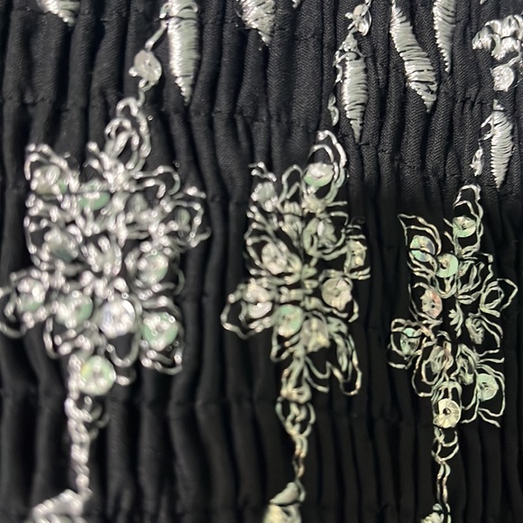 Beautiful 👗 - Picture 4 of 5